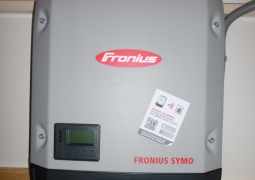 Měnič Fronius Symo 3.7-3-S