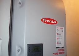 Měnič Fronius Symo Hybrid 3.0-3-S